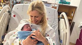 נתי מדני והתינוק, צילום: יחצ